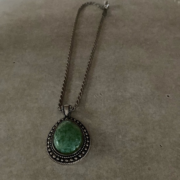 Green stone necklace - Picture 1 of 5